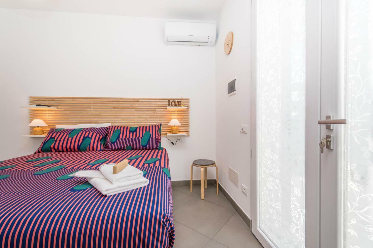 B&B Lo&G Lascari Bagian luar foto