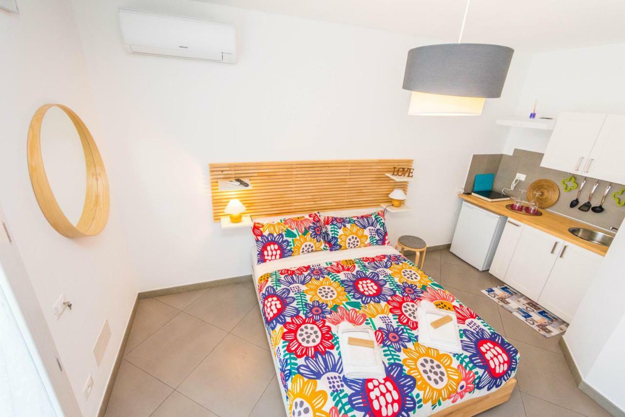 B&B Lo&G Lascari Bagian luar foto