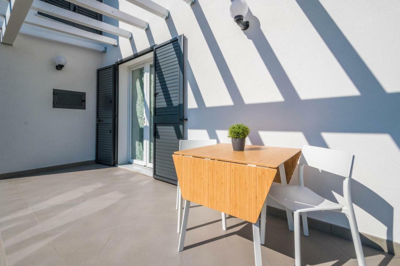 B&B Lo&G Lascari Bagian luar foto