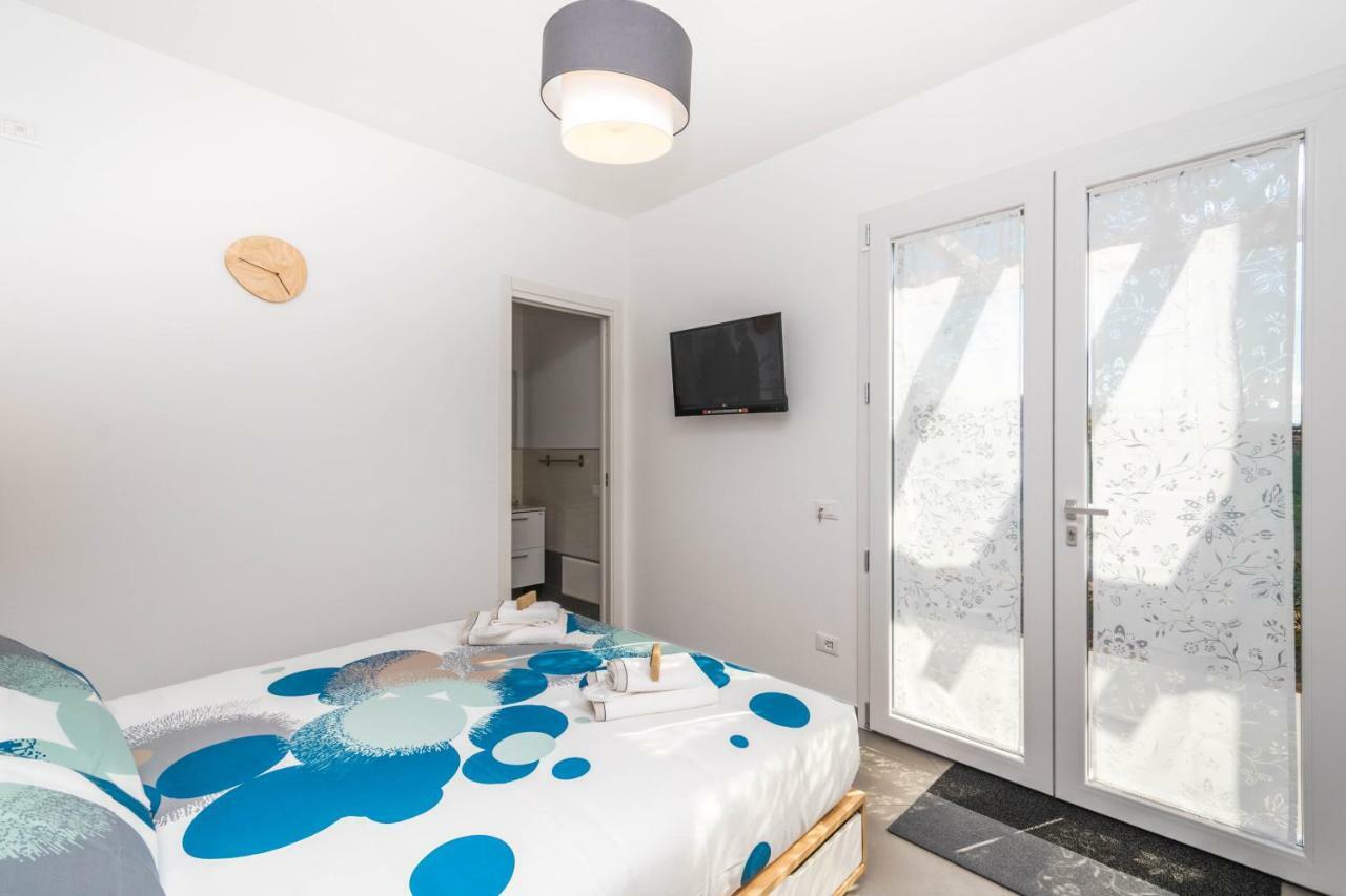 B&B Lo&G Lascari Bagian luar foto