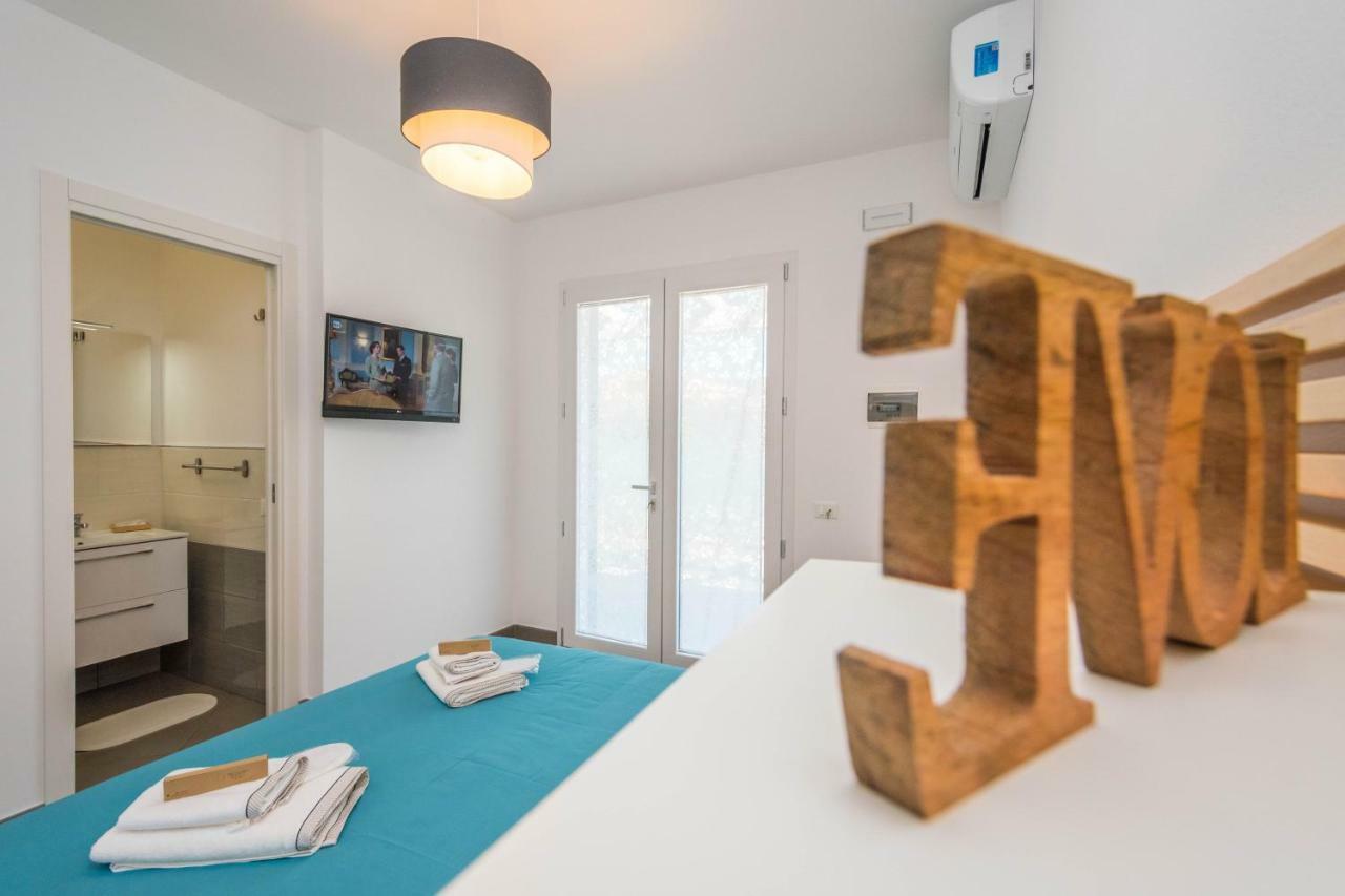 B&B Lo&G Lascari Bagian luar foto