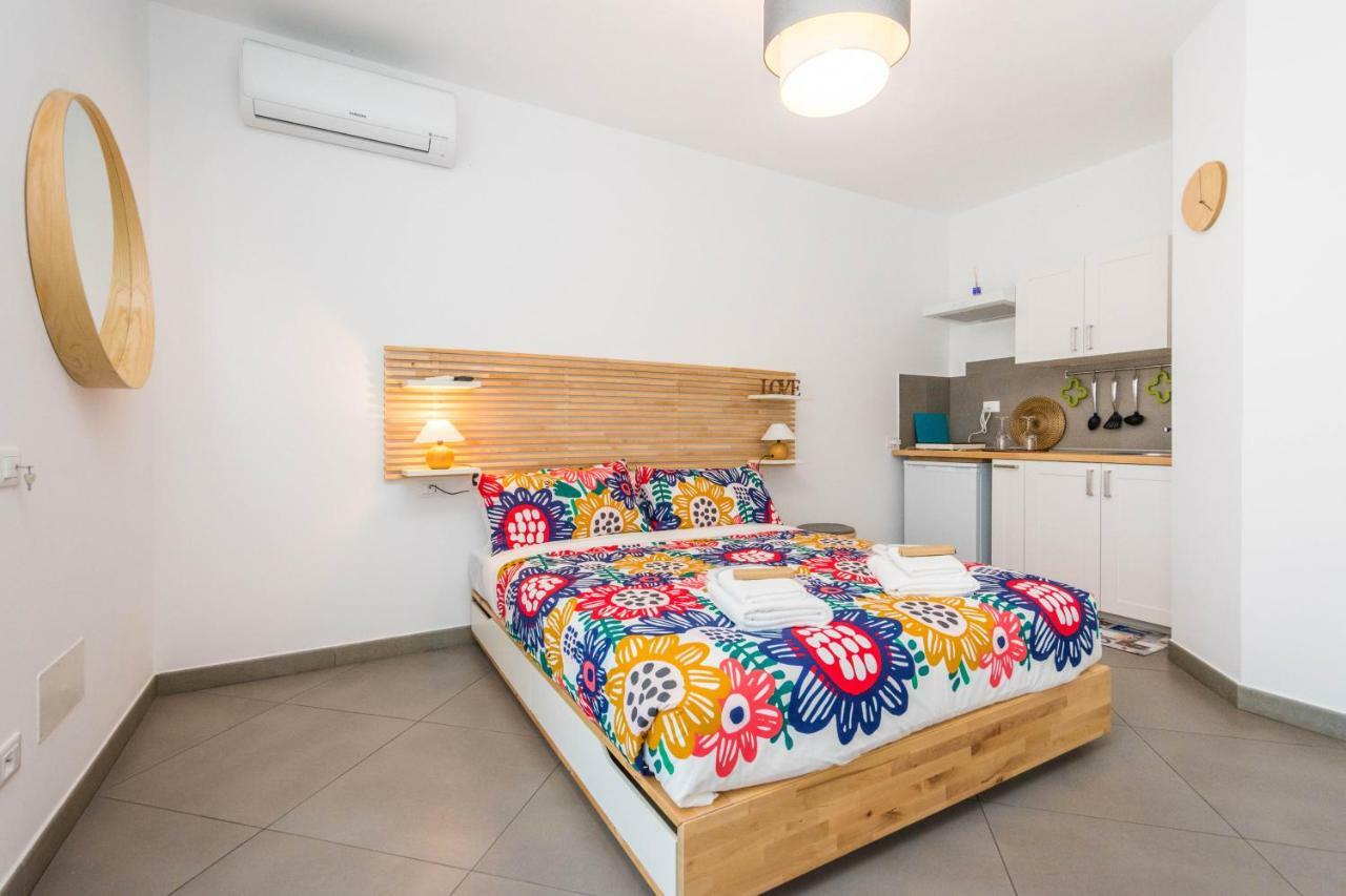 B&B Lo&G Lascari Bagian luar foto